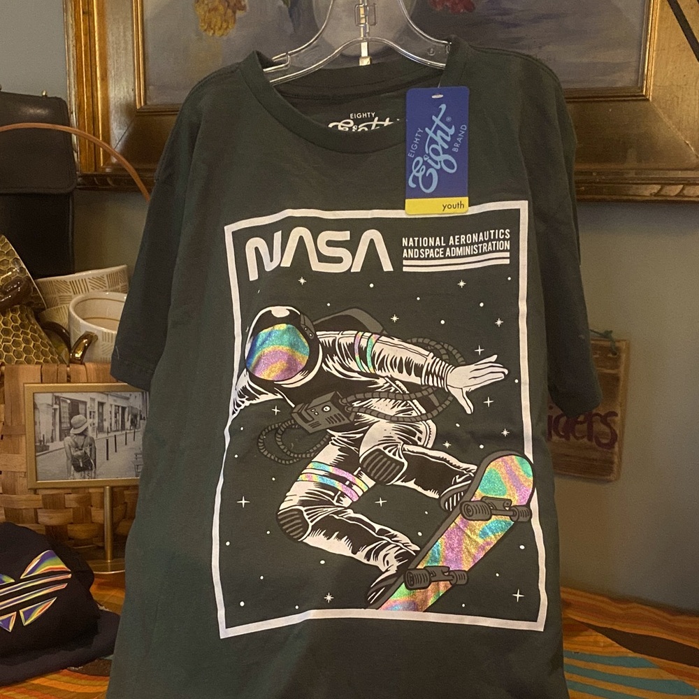 NWTO Boys' Foil "NASA Astronaut Skating" T-Shirt - SZ 13